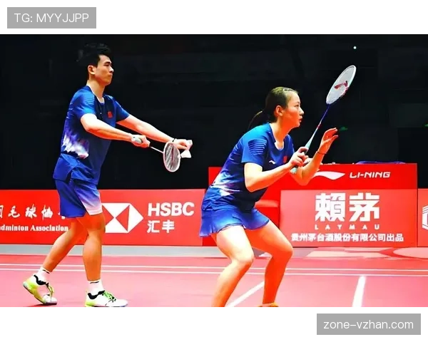 五分钟搞懂发球规则，从站位到出手的必学技巧